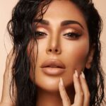 HUDA-BEAUTY-The-New-Nude-Eyeshadow-Palette.jpg
