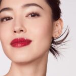 CLARINS_03_Lip_Comfort_Oil_With_Sweetbriar_Rose_Oil