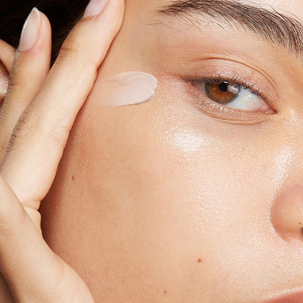 FILORGA_Ncef_Reverse_Eyes_Supreme_Multi_Correction_Eye_Cream_Apply