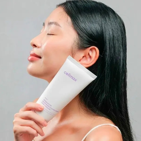 CELIMAX-Derma_Nature_Relief_Madecica_PH_Balancing_Foam_Cleansing_Usage