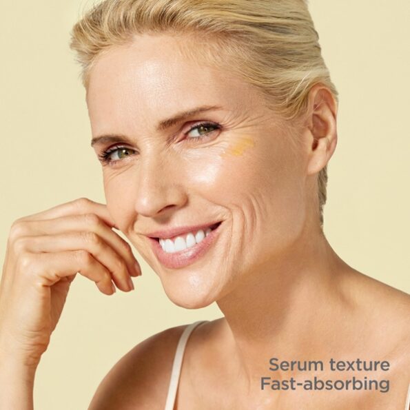 ISDIN_Isdinceutics_Rejuvenate_Flavo_C_Serum_Usage-595x595